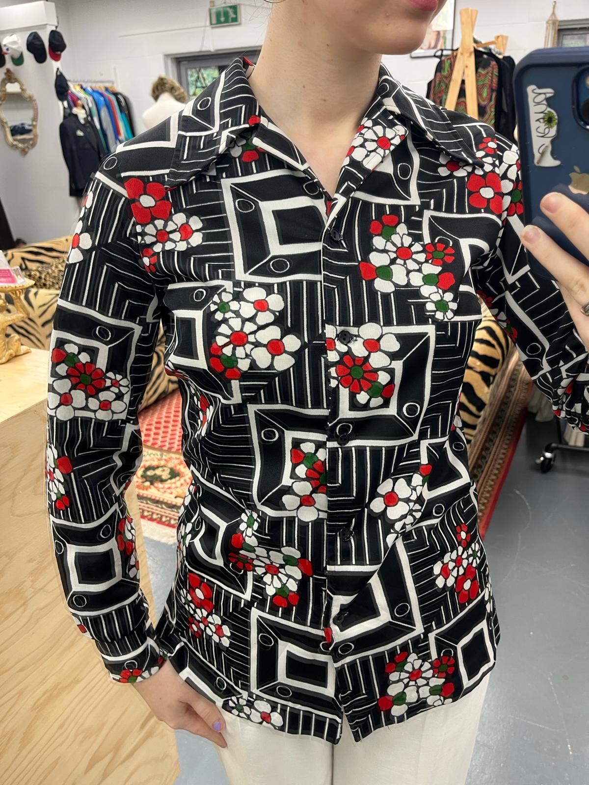 70s Floral Daggar Collar