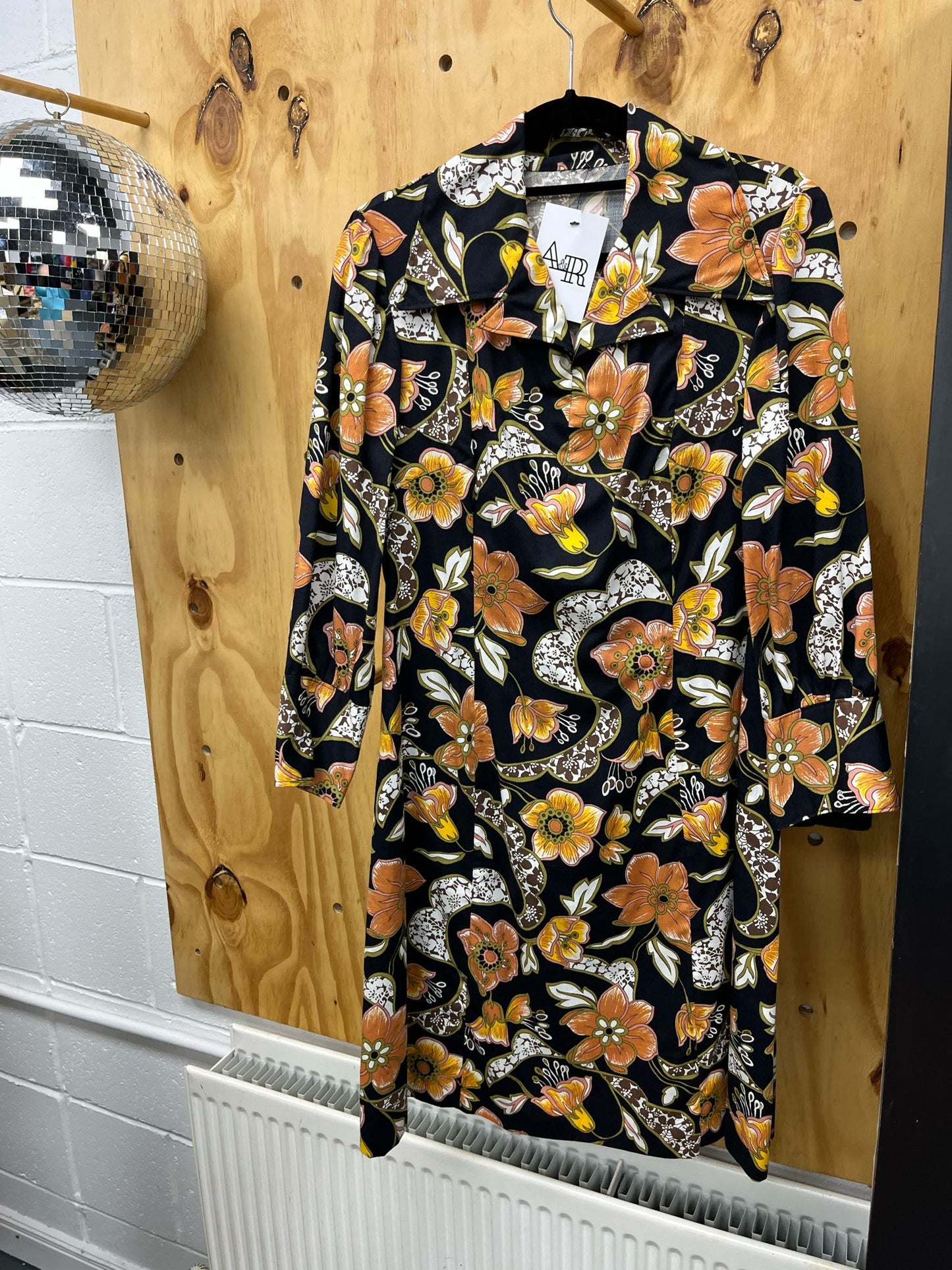 70s Daggar Collar Dress