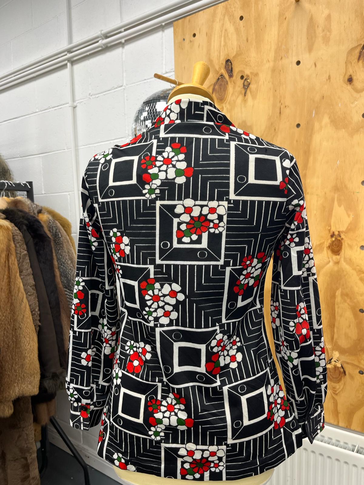 70s Floral Daggar Collar