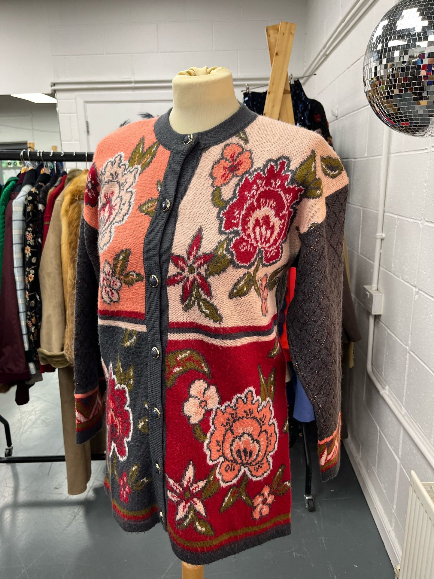 80s Floral Reds & Pinks