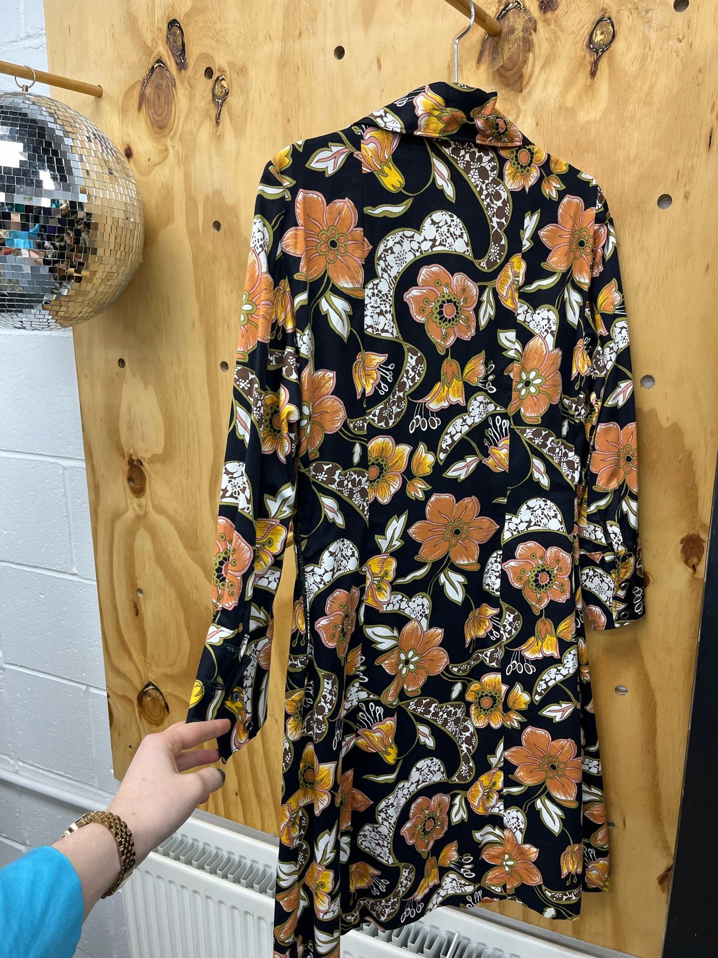 70s Daggar Collar Dress